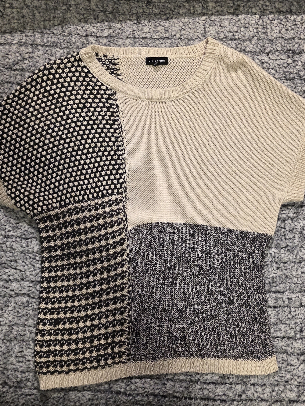 Blu Pepper Cream and Black Mixed Stitch Colorblock Knit Top